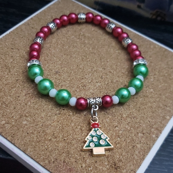 Handmade Small Xmas Tree 7.5" bracelet - Picture 2 of 6